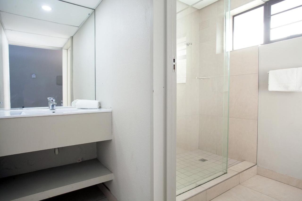 Marine Lodge East London Ngoại thất bức ảnh